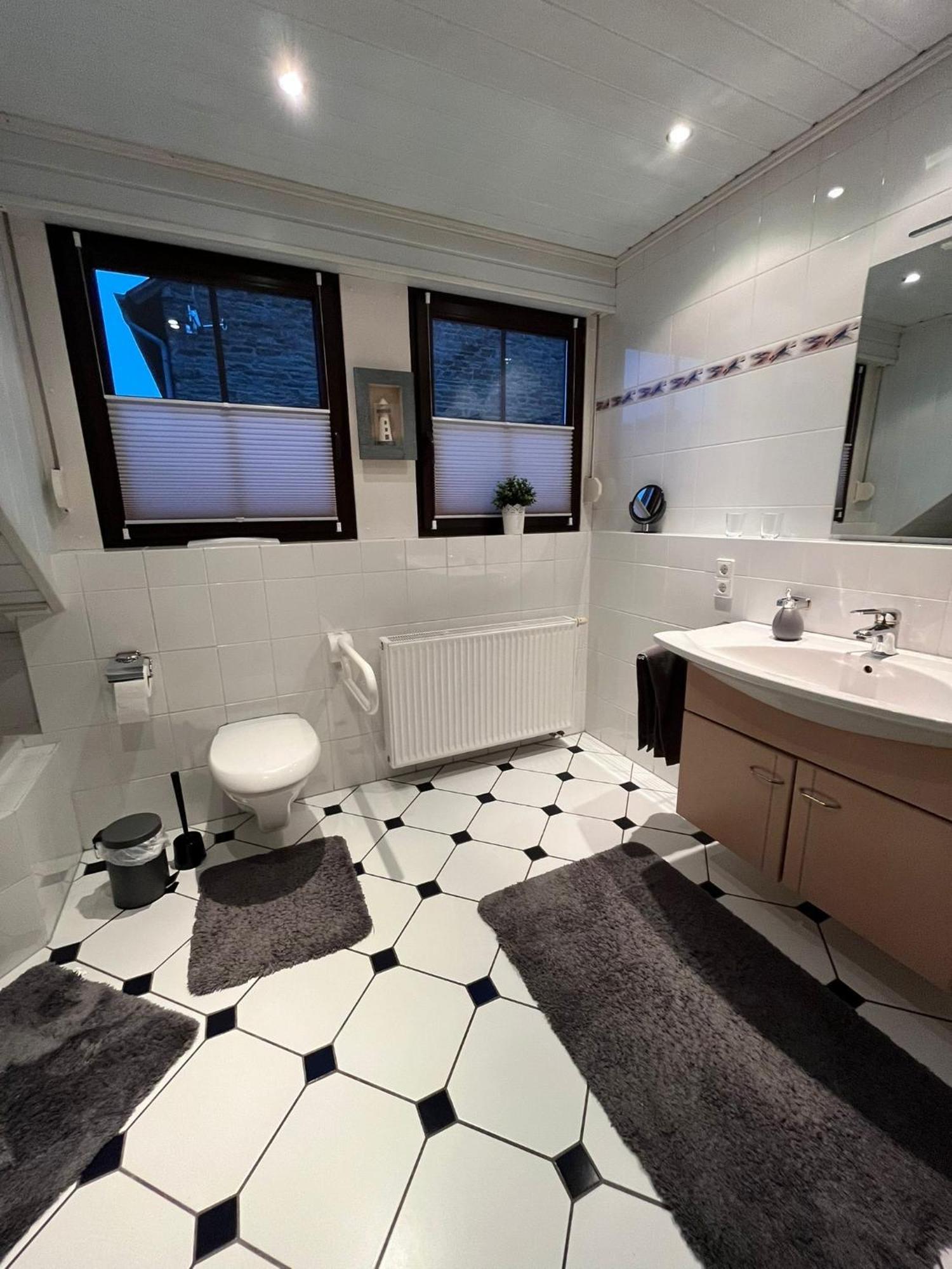 Kaisers Ferienhaus Kaifenheim Екстер'єр фото